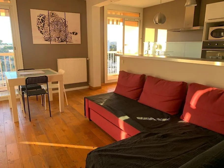 Appartement Residentiel Avec Parking Gratuit à Marseille