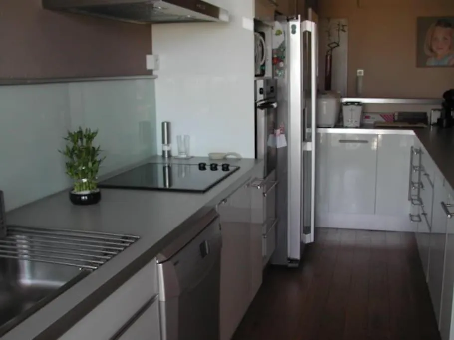 Appartement Residentiel Avec Parking Gratuit à Marseille
